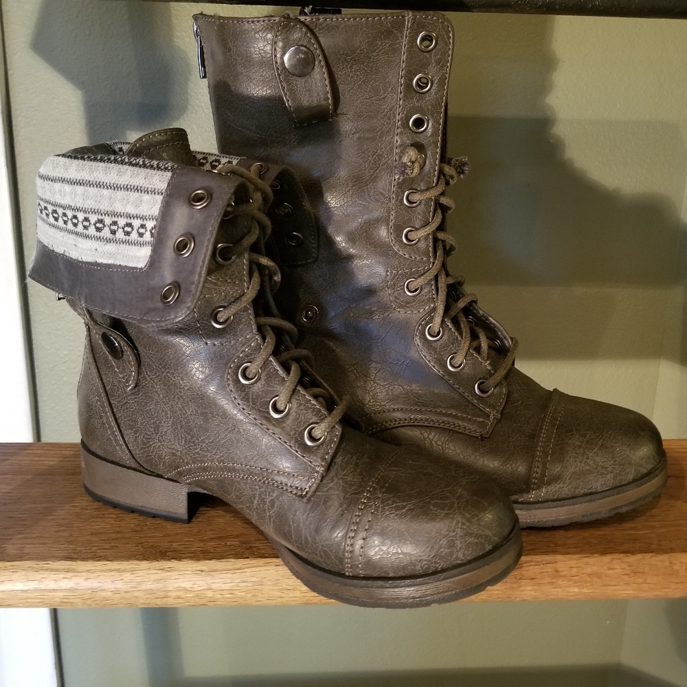 Kassandra Fold-Over Boots Womens JustFab Gray 6